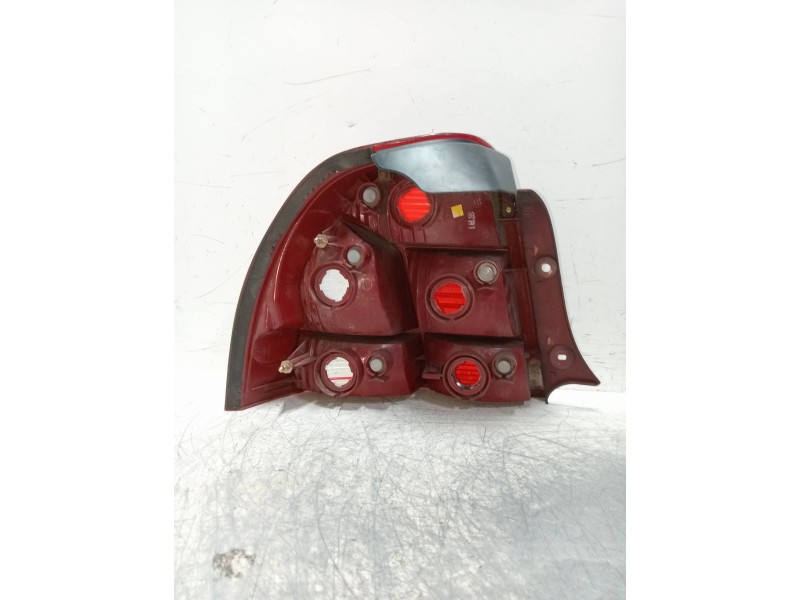 Recambio de piloto trasero derecho para kia shuma ii referencia OEM IAM    Recambio de piloto trasero derecho para kia shuma ii referencia OEM IAM