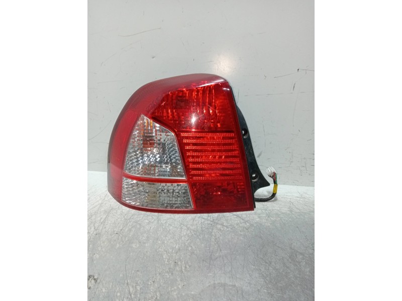 Recambio de piloto trasero izquierdo para kia shuma ii 1.6 cat referencia OEM IAM   