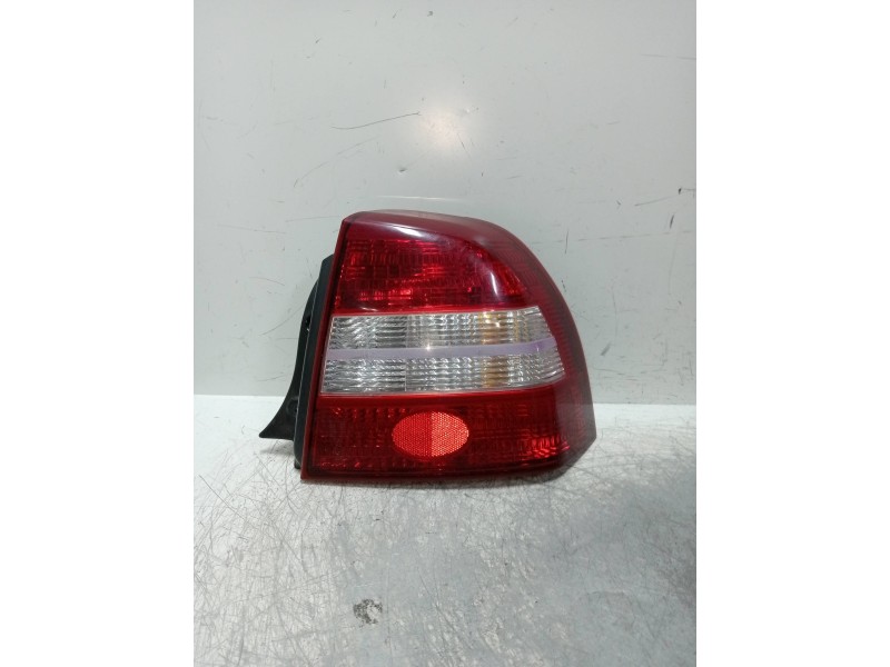 Recambio de piloto trasero derecho para kia shuma 1.8 cat referencia OEM IAM   