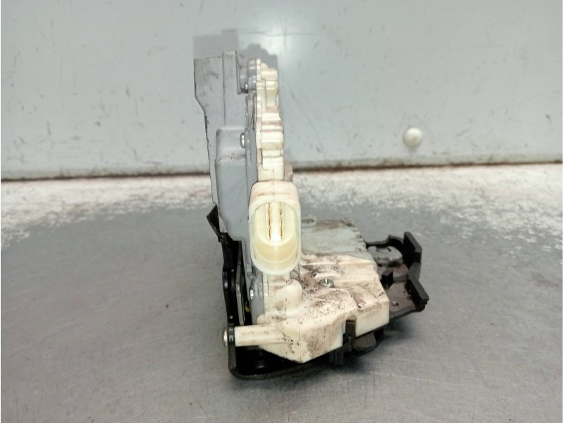 Recambio de motor cierre centralizado delantero izquierdo para audi a6 avant (4f5) 3.0 tdi quattro (171kw) referencia OEM IAM 4F