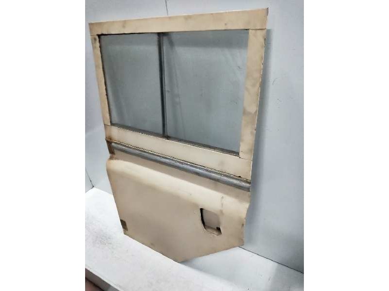 Recambio de puerta trasera izquierda para land rover 109 referencia OEM IAM   