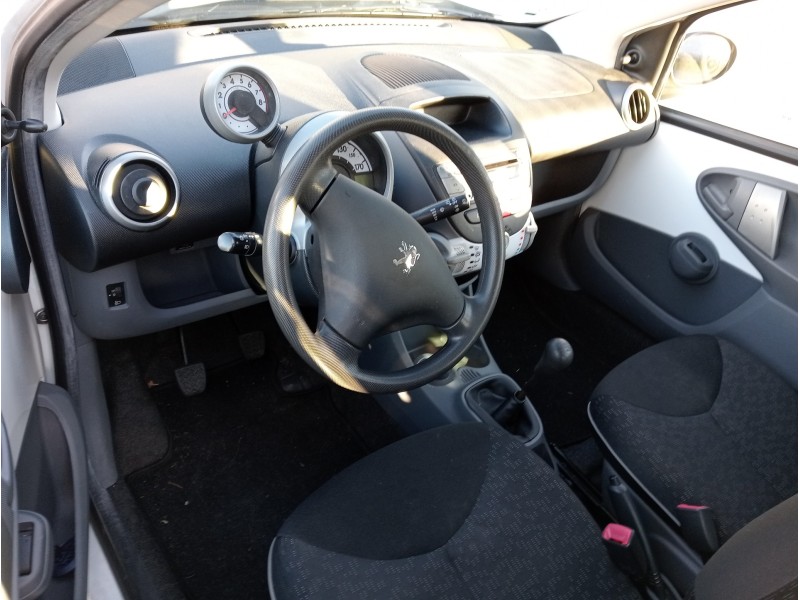 peugeot 107 del año 2005