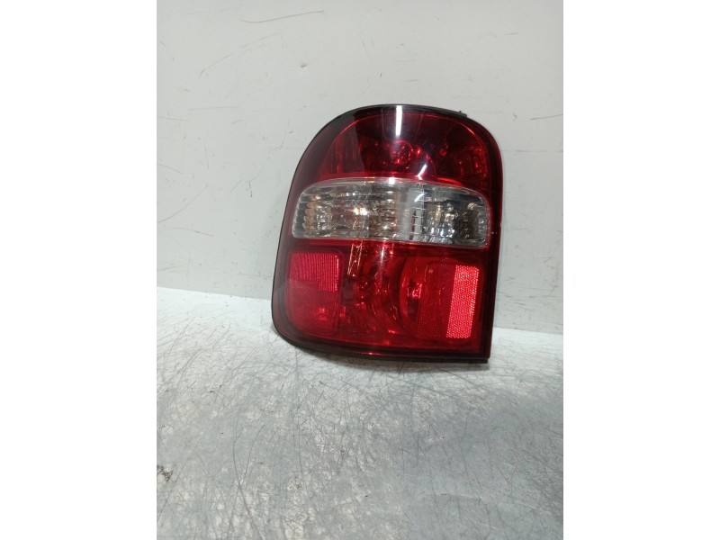 Recambio de piloto trasero derecho para kia sportage 2.0 turbodiesel cat referencia OEM IAM   