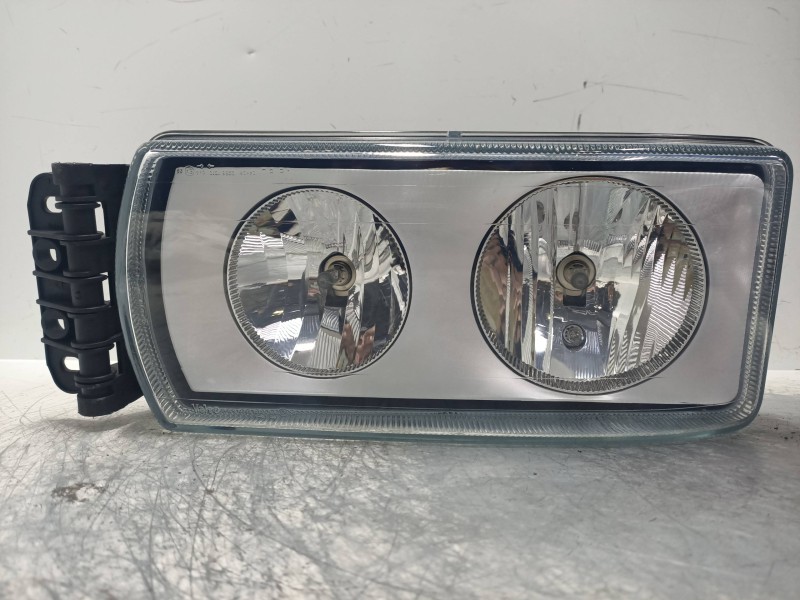 Recambio de faro derecho para iveco eurocargo 05.03 referencia OEM IAM   