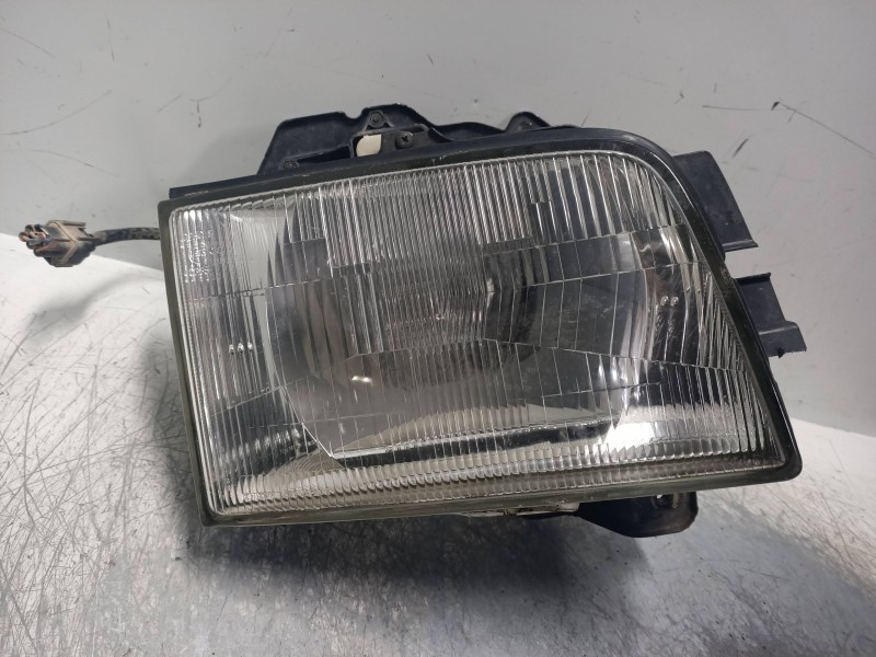Recambio de faro derecho para isuzu trooper 3.0 dti cat referencia OEM IAM   