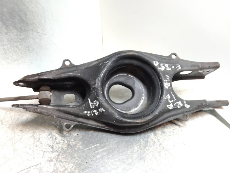 Recambio de brazo suspension inferior delantero izquierdo para mercedes clase e (w212) familiar 3.0 cdi cat referencia OEM IAM  