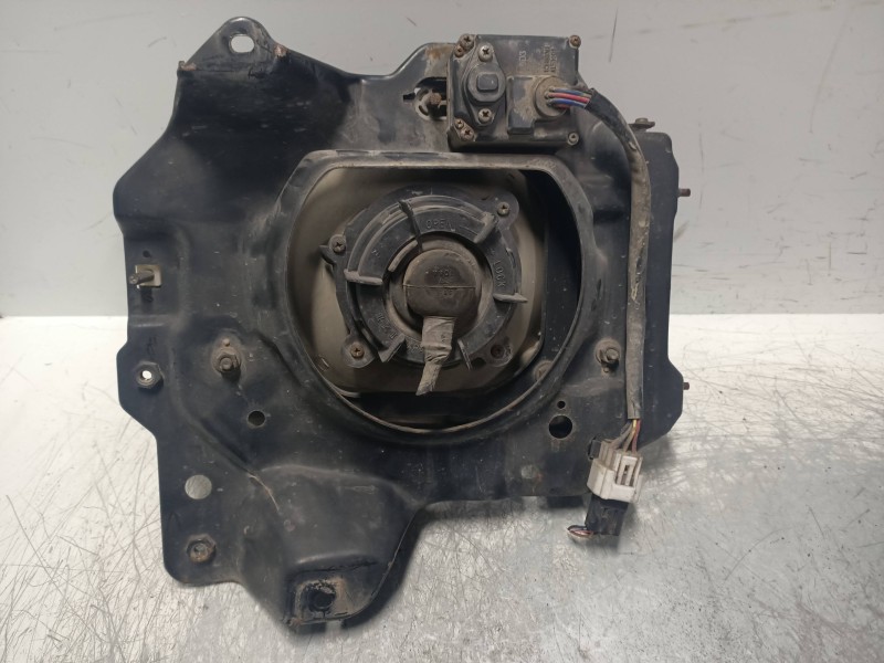 Recambio de faro derecho para isuzu trooper 3.0 dti cat referencia OEM IAM   