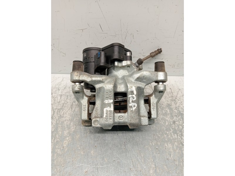 Recambio de pinza freno trasera izquierda para mazda 3 berlina (bp) evolution referencia OEM IAM BCKA26990A  