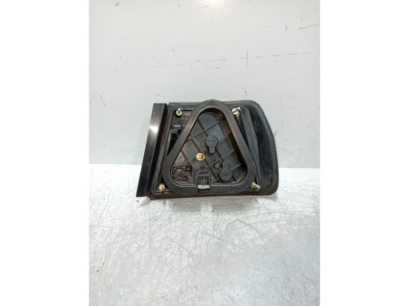 Recambio de piloto trasero izquierdo para lancia dedra berl. 1.6 cat referencia OEM IAM   