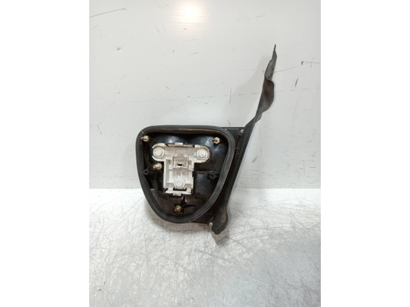 Recambio de piloto trasero izquierdo interior para lancia delta 1.4 cat referencia OEM IAM   