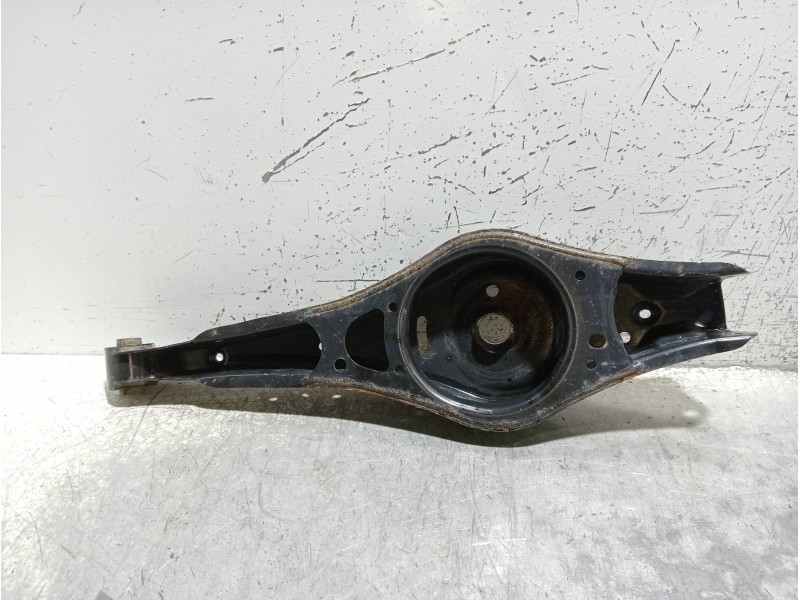 Recambio de brazo suspension inferior trasero derecho para volkswagen passat variant (365) advance bluemotion referencia OEM IAM