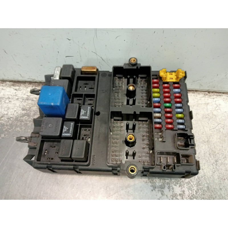 Recambio de caja reles / fusibles para jeep gr.cherokee (wj/wg) 2.7 crd limited referencia OEM IAM P56050231AG 56050231AG 