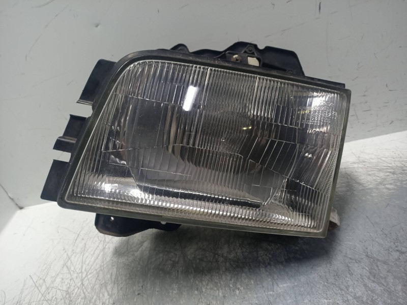 Recambio de faro izquierdo para isuzu trooper 3.0 dti cat referencia OEM IAM   