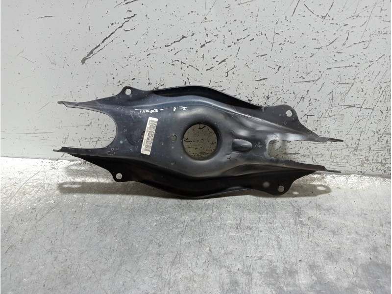 Recambio de brazo suspension inferior trasero izquierdo para mercedes clase c (w205) familiar c 220 t cdi bluetec (205.204) refe