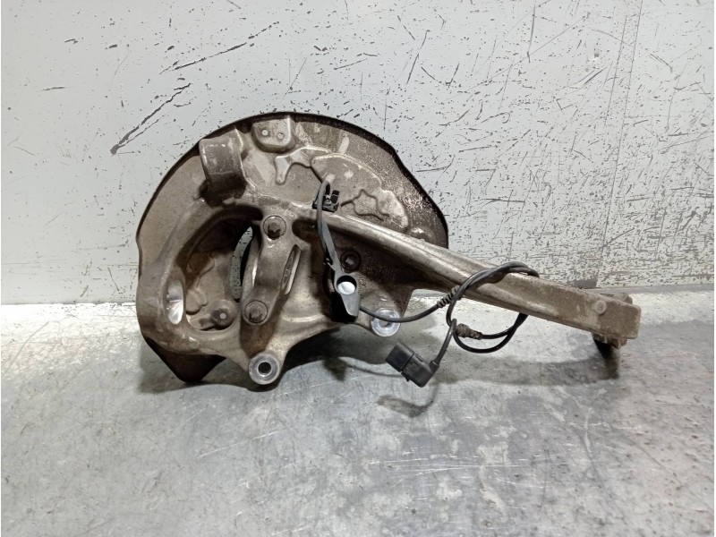 Recambio de mangueta delantera derecha para mercedes clase c (w205) familiar c 220 t cdi bluetec (205.204) referencia OEM IAM   