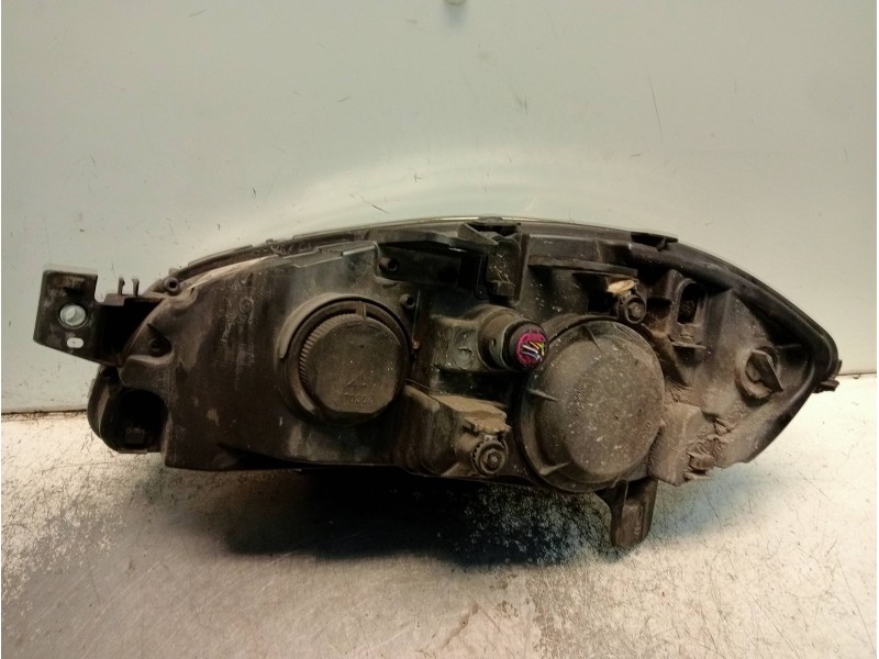Recambio de faro derecho para fiat linea (110) dynamic referencia OEM IAM 51776317  