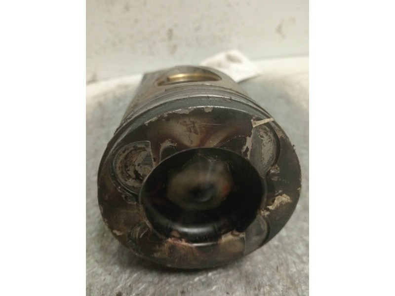 Recambio de piston para mercedes sprinterii caja cerrada (desde 01.06) 209/211/213/215  cdi (906.611/613) referencia OEM IAM 221 Recambio de piston para mercedes sprinterii caja cerrada (desde 01.06) 209/211/213/215  cdi (906.611/613) referencia OEM IAM 221