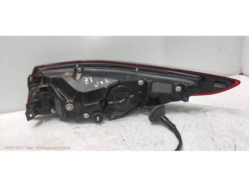 Recambio de piloto trasero izquierdo para mazda 3 berlina (bp) evolution referencia OEM IAM   