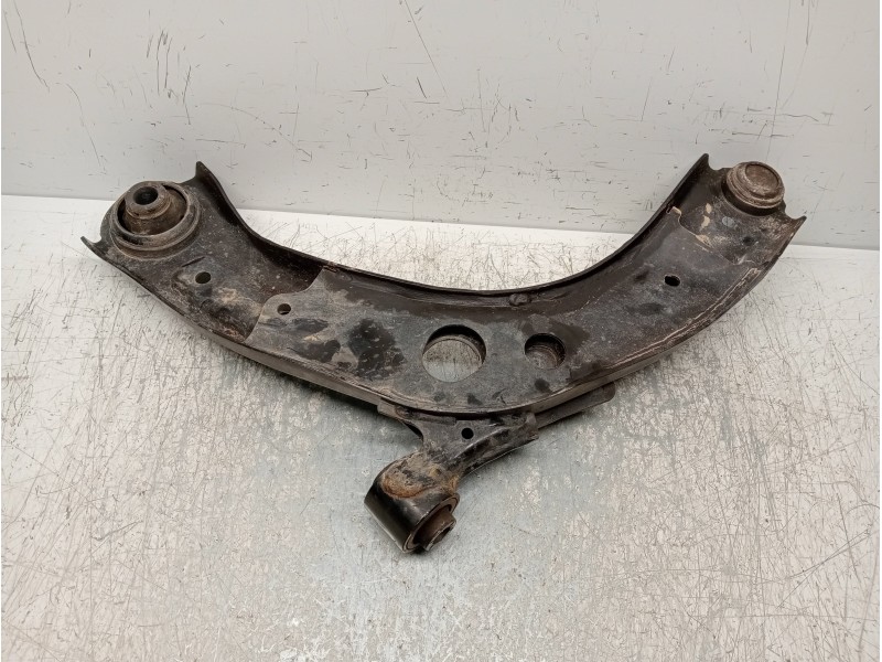 Recambio de brazo suspension inferior delantero derecho para mazda 3 berlina (bp) evolution referencia OEM IAM   