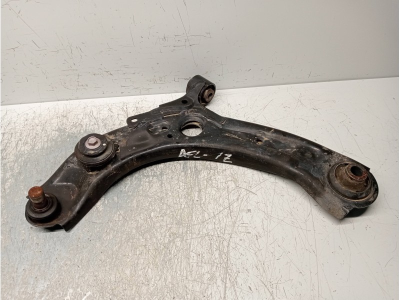 Recambio de brazo suspension inferior delantero izquierdo para mazda 3 berlina (bp) evolution referencia OEM IAM   