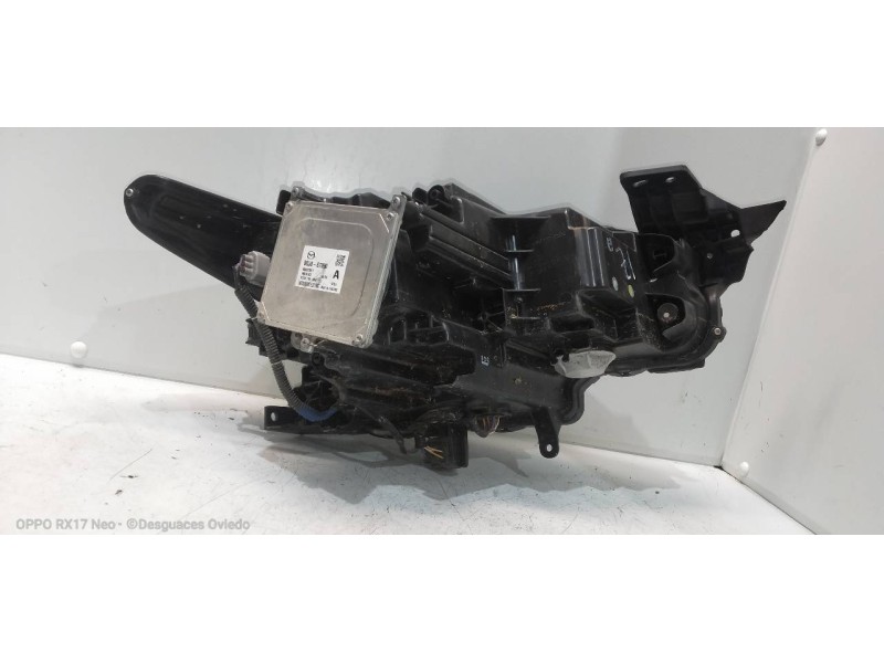 Recambio de faro izquierdo para mazda 3 berlina (bp) evolution referencia OEM IAM   