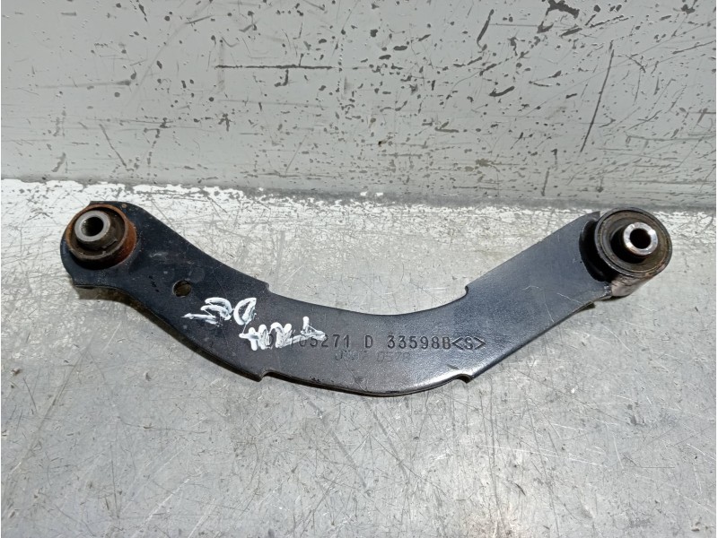 Recambio de brazo suspension superior trasero derecho para jeep compass sport referencia OEM IAM 05105271  