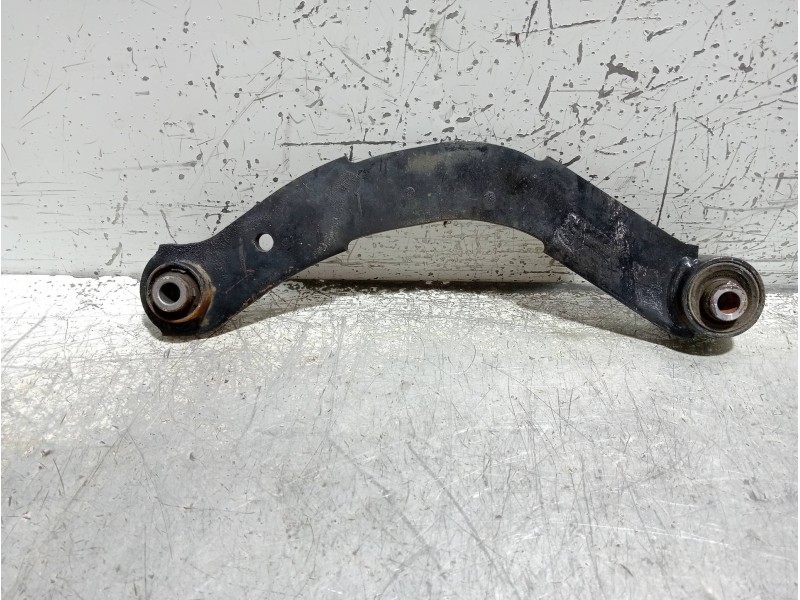 Recambio de brazo suspension superior trasero derecho para jeep compass sport referencia OEM IAM 05105271  