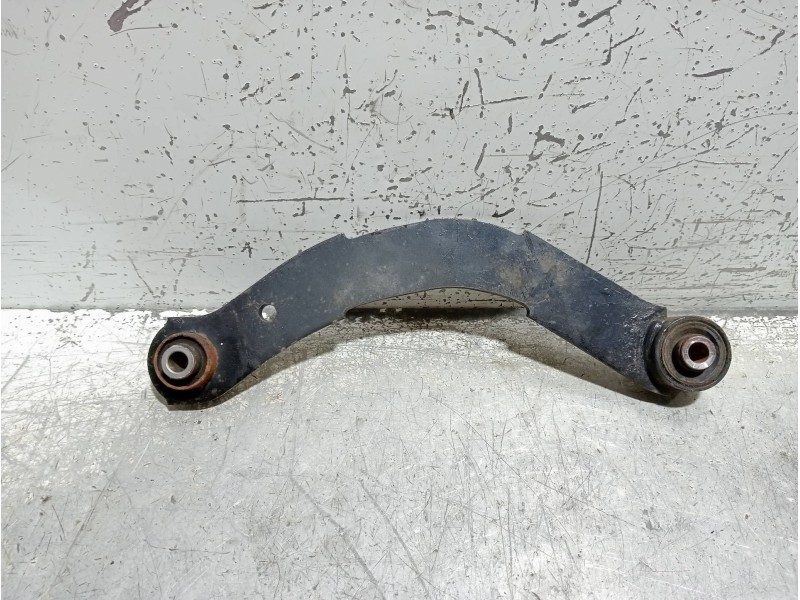 Recambio de brazo suspension superior trasero izquierdo para jeep compass sport referencia OEM IAM 05105271  