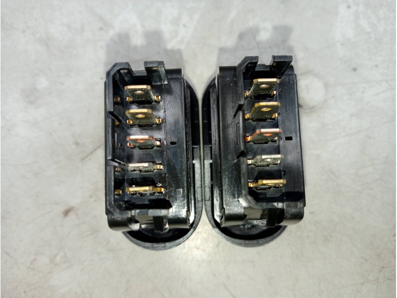 Recambio de mando elevalunas delantero izquierdo para dacia sandero ambiance referencia OEM IAM   