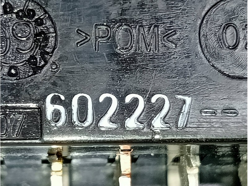 Recambio de mando elevalunas delantero izquierdo para dacia sandero ambiance referencia OEM IAM   