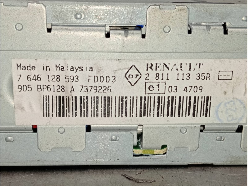 Recambio de sistema audio / radio cd para dacia sandero ambiance referencia OEM IAM 281111335R 7646128593 FD003