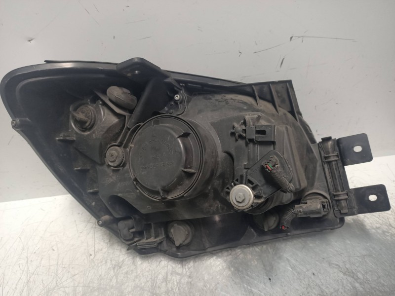 Recambio de faro izquierdo para kia sportage 2.0 cat referencia OEM IAM   