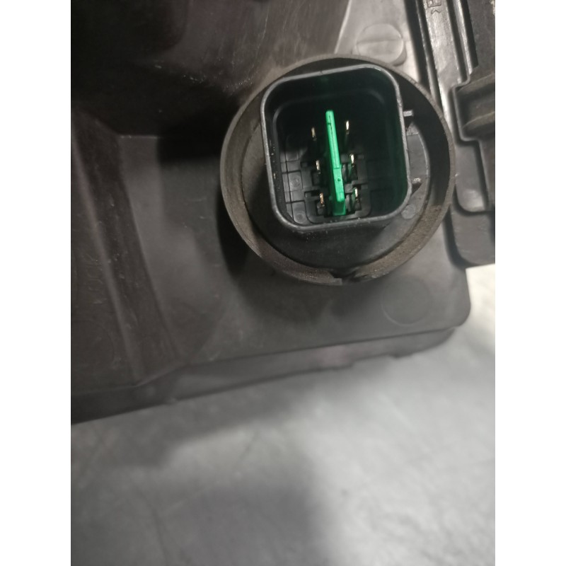 Recambio de faro izquierdo para kia sportage 2.0 cat referencia OEM IAM   