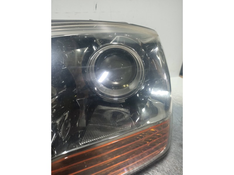 Recambio de faro derecho para kia sorento 2.5 crdi referencia OEM IAM   LUPA