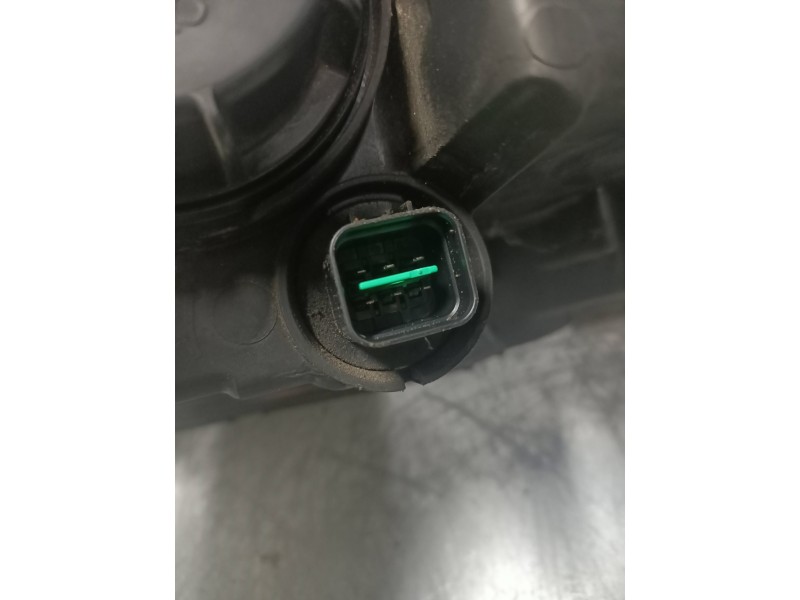 Recambio de faro izquierdo para kia sorento 2.5 crdi referencia OEM IAM   LUPA