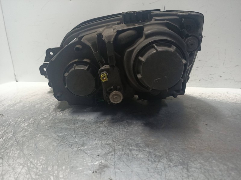 Recambio de faro izquierdo para kia sorento 2.5 crdi referencia OEM IAM   LUPA