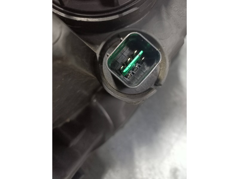 Recambio de faro izquierdo para kia sorento 2.5 crdi referencia OEM IAM   LUPA