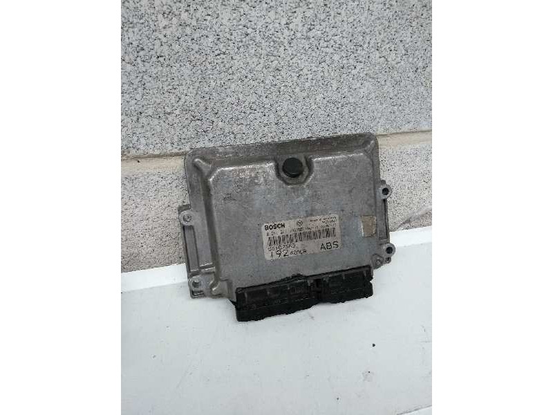 Recambio de centralita motor uce para fiat stilo (192) 1.9 jtd cat referencia OEM IAM 0281011396 55187569 19242ACAABS