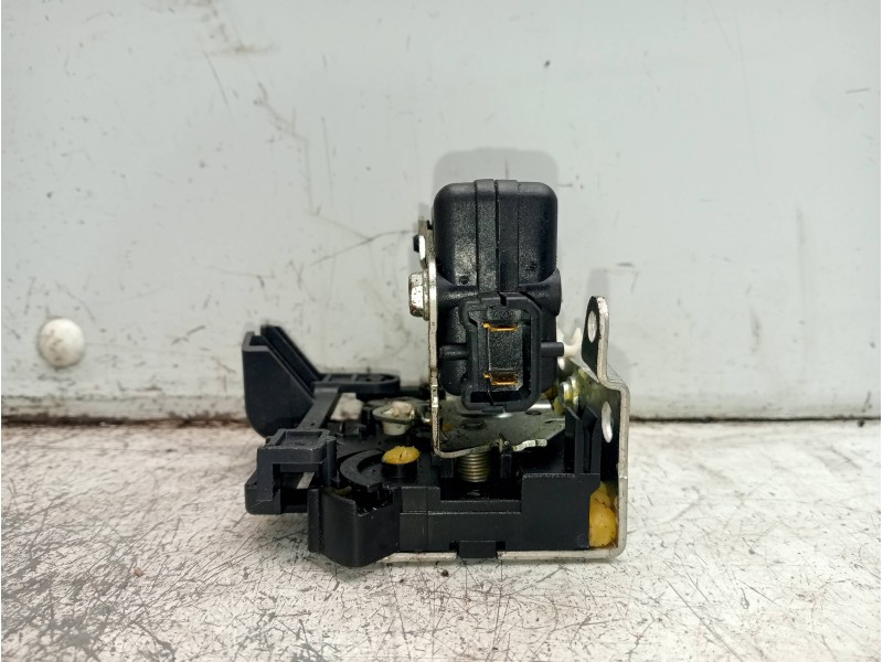 Recambio de motor cierre centralizado delantero derecho para dacia sandero ambiance referencia OEM IAM 8200735224  5P