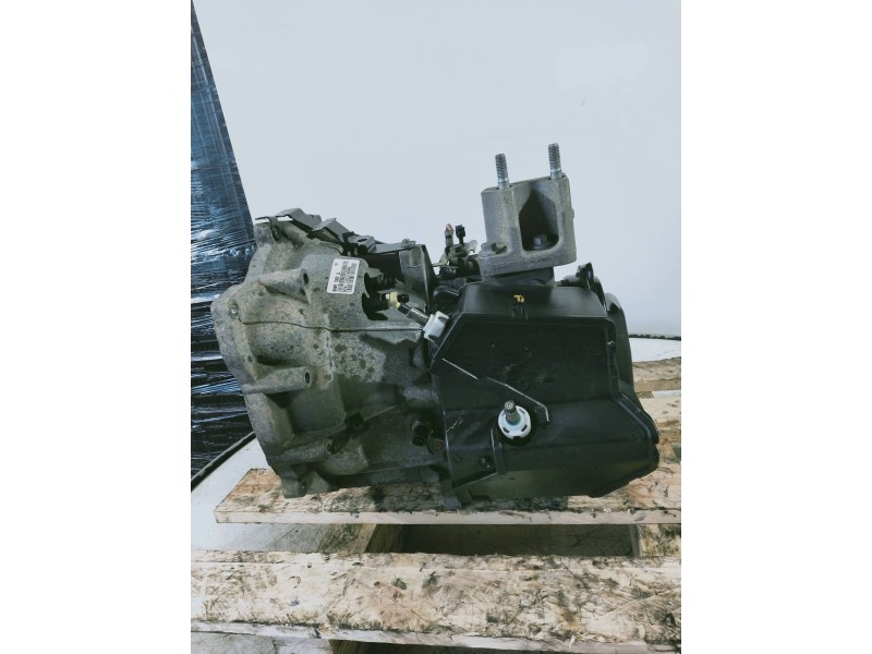 Recambio de caja cambios para ford fiesta (ccn) trend referencia OEM IAM 8A6R7002JL T6TA1 310315 000696 5V