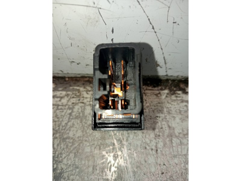 Recambio de mando elevalunas delantero derecho para hyundai matrix (fc) 1.5 crdi gls referencia OEM IAM   