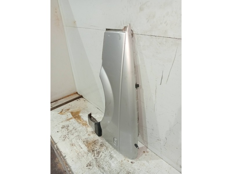 Recambio de aleta delantera izquierda para volkswagen passat berlina (312) 1.8 referencia OEM IAM   