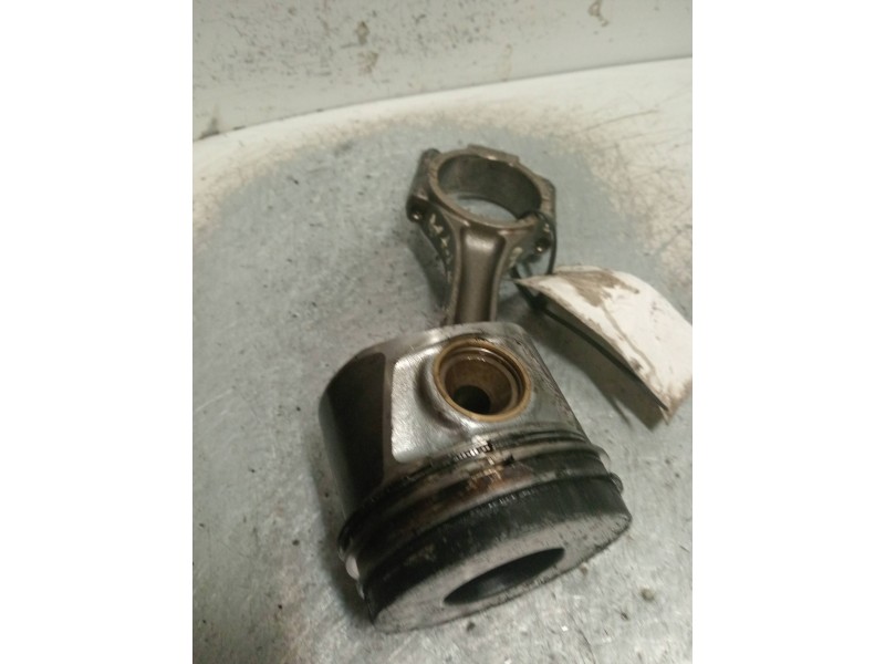 Recambio de piston para volkswagen golf v berlina (1k1) 2.0 tdi referencia OEM IAM 038J  