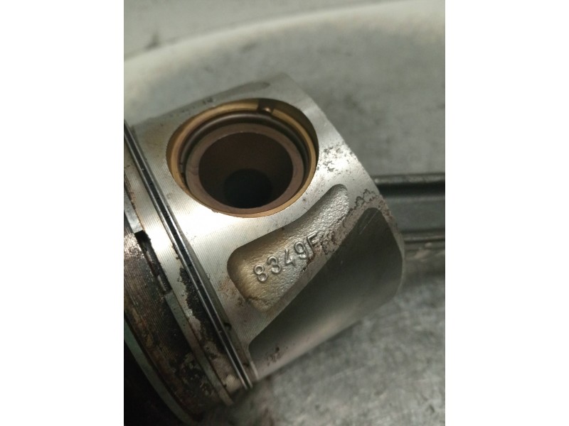 Recambio de piston para mercedes sprinterii caja cerrada (desde 01.06) 311/315 cdi 4x4 (906.631/633/635/637) referencia OEM IAM  Recambio de piston para mercedes sprinterii caja cerrada (desde 01.06) 311/315 cdi 4x4 (906.631/633/635/637) referencia OEM IAM