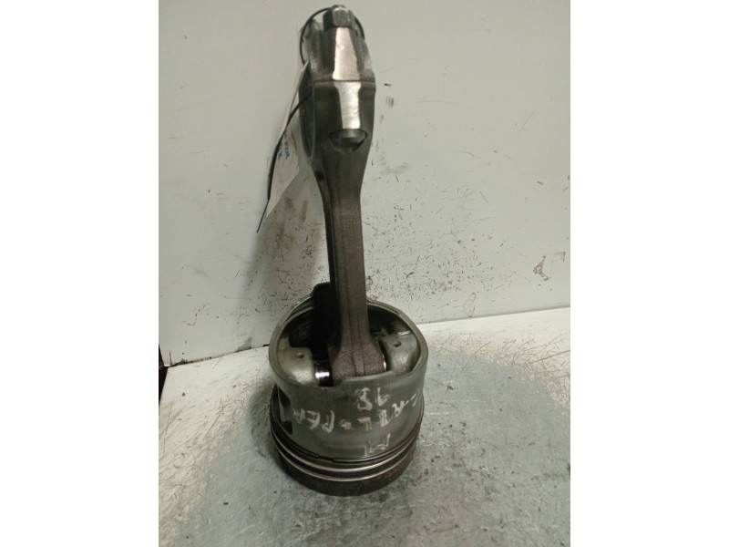 Recambio de piston para mitsubishi galloper (hyundai) 2.5 tdi s.e. confort (3-ptas.) referencia OEM IAM J2290J0  