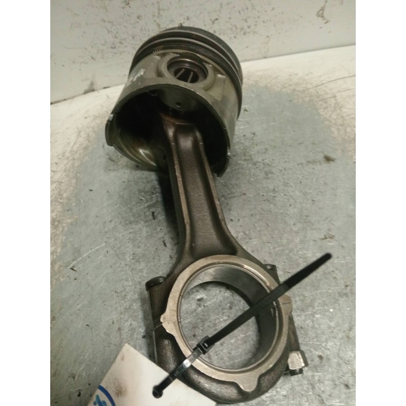 Recambio de piston para mitsubishi galloper (hyundai) 2.5 tdi s.e. confort (3-ptas.) referencia OEM IAM J2290J0  