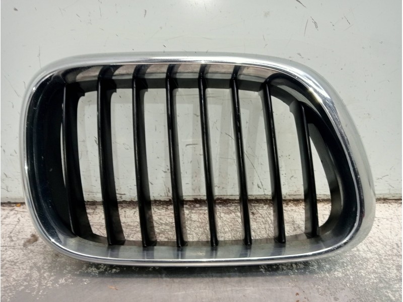 Recambio de rejilla delantera para bmw x5 (e53) referencia OEM IAM    Recambio de rejilla delantera para bmw x5 (e53) referencia OEM IAM