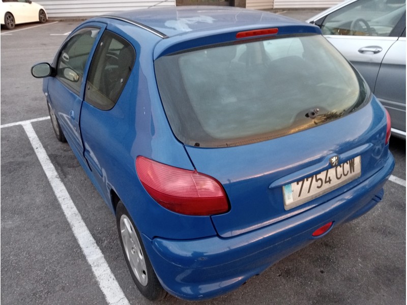 peugeot 206 berlina del año 2002