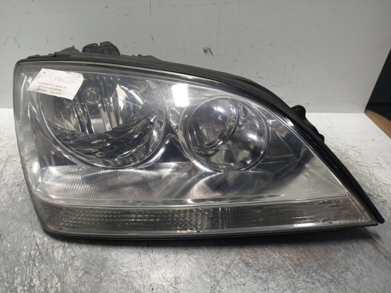 Recambio de faro derecho para kia sorento 2.5 crdi ex referencia OEM IAM   