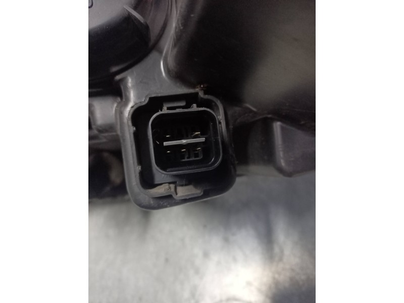 Recambio de faro derecho para kia sorento 2.5 crdi ex referencia OEM IAM   